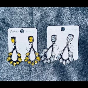 2 pair of dangling earrings. Yellow and White